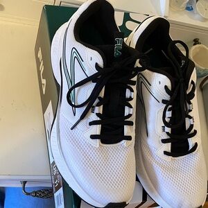 Mens Fila White and Black Sneakers size 11